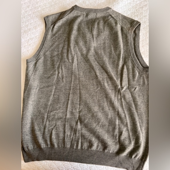 100% Merino Wool Vest - Picture 4 of 4